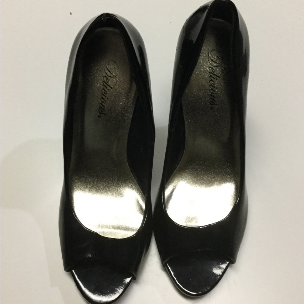 Delicious Peep toe black heels